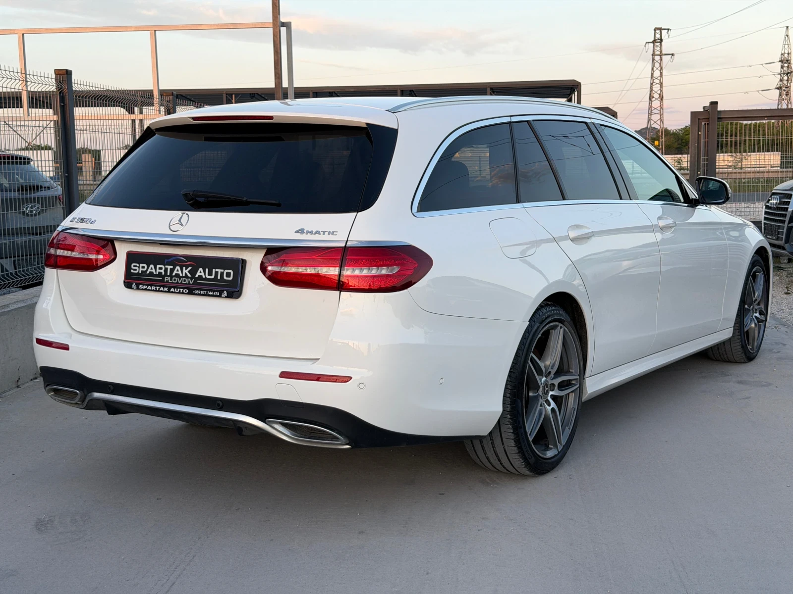 Mercedes-Benz E 350 D* 2020г* AMG* 9G* 172.000КМ* Сервизвизна История*, снимка 4 - Автомобили и джипове - 54728368