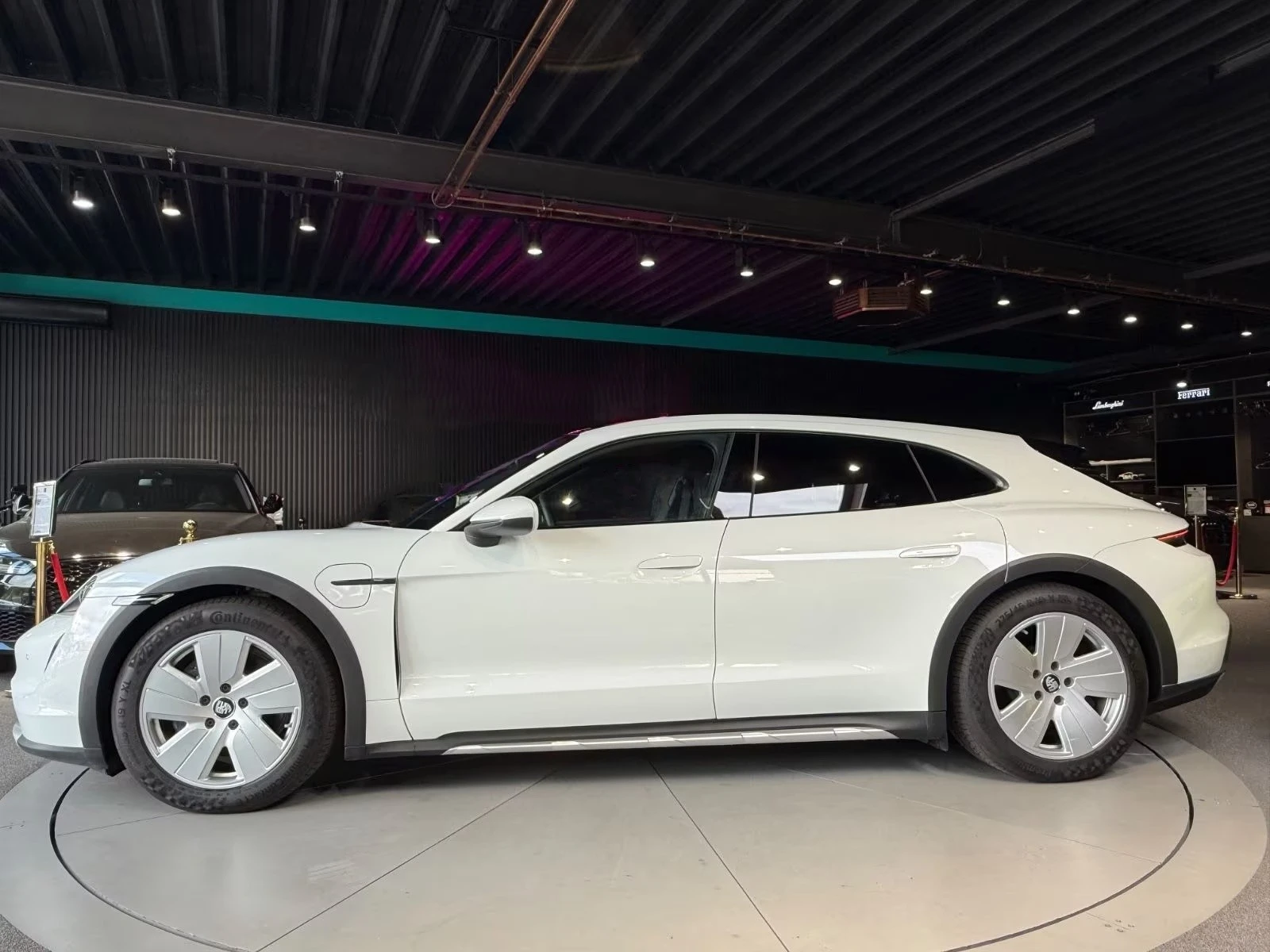 Porsche Taycan 4 / CROSS TURISMO / PANO / , снимка 4 - Автомобили и джипове - 55091016