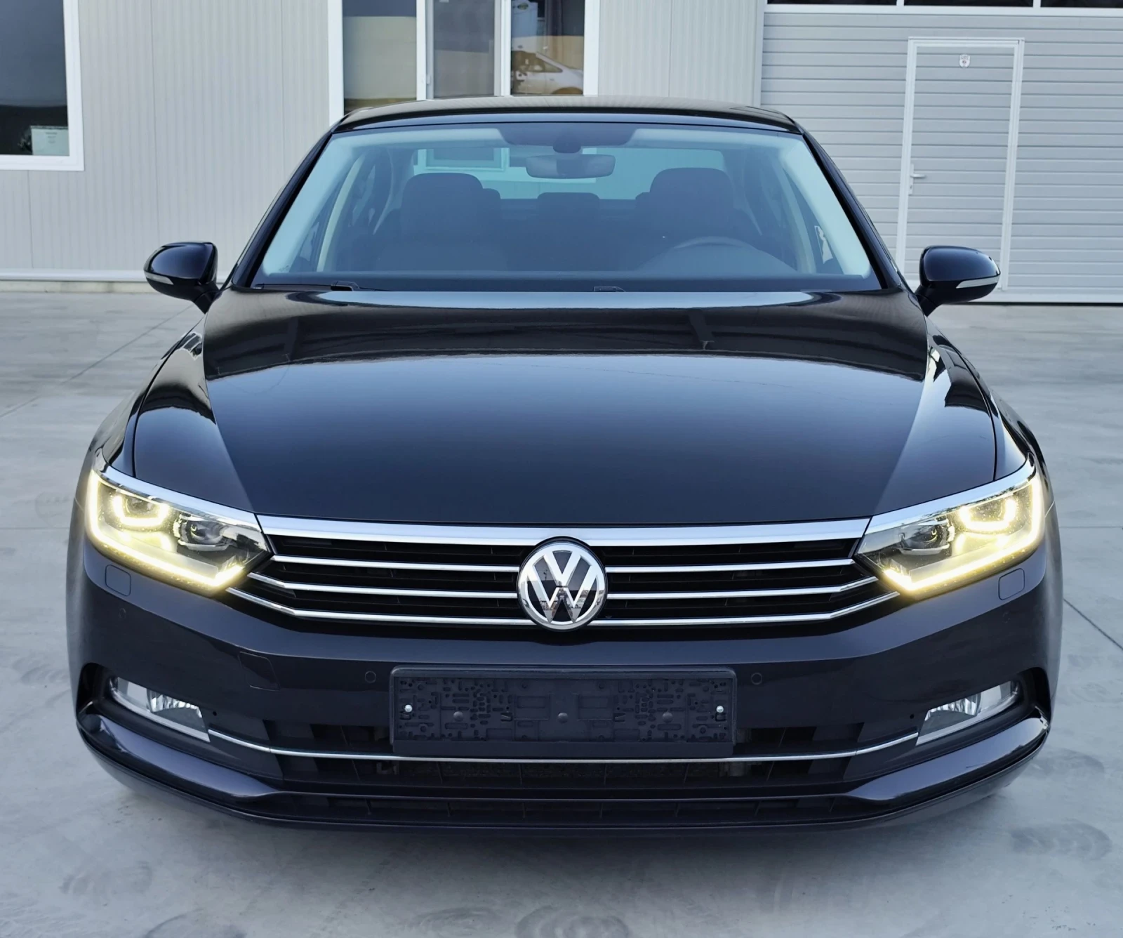 VW Passat 2.0TDI-150к-FULL-LED-NAVI-BI-XENON-ПОДГРЯВАНЕ-EU-6, снимка 2 - Автомобили и джипове - 55424478