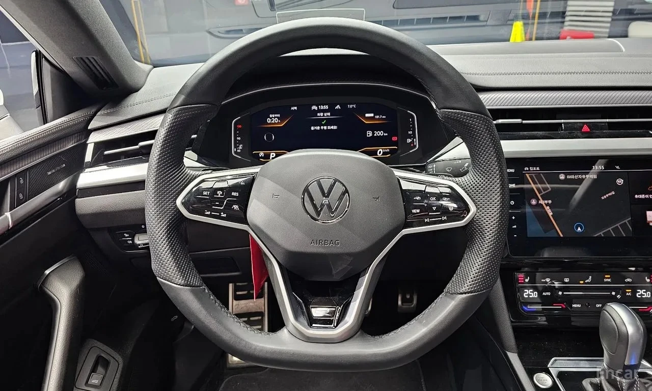VW Arteon  R LIINE 4Motion / СЕРТИФИКАТ ЗА ОТЛИЧНО КАЧЕСТВО , снимка 13 - Автомобили и джипове - 55923210