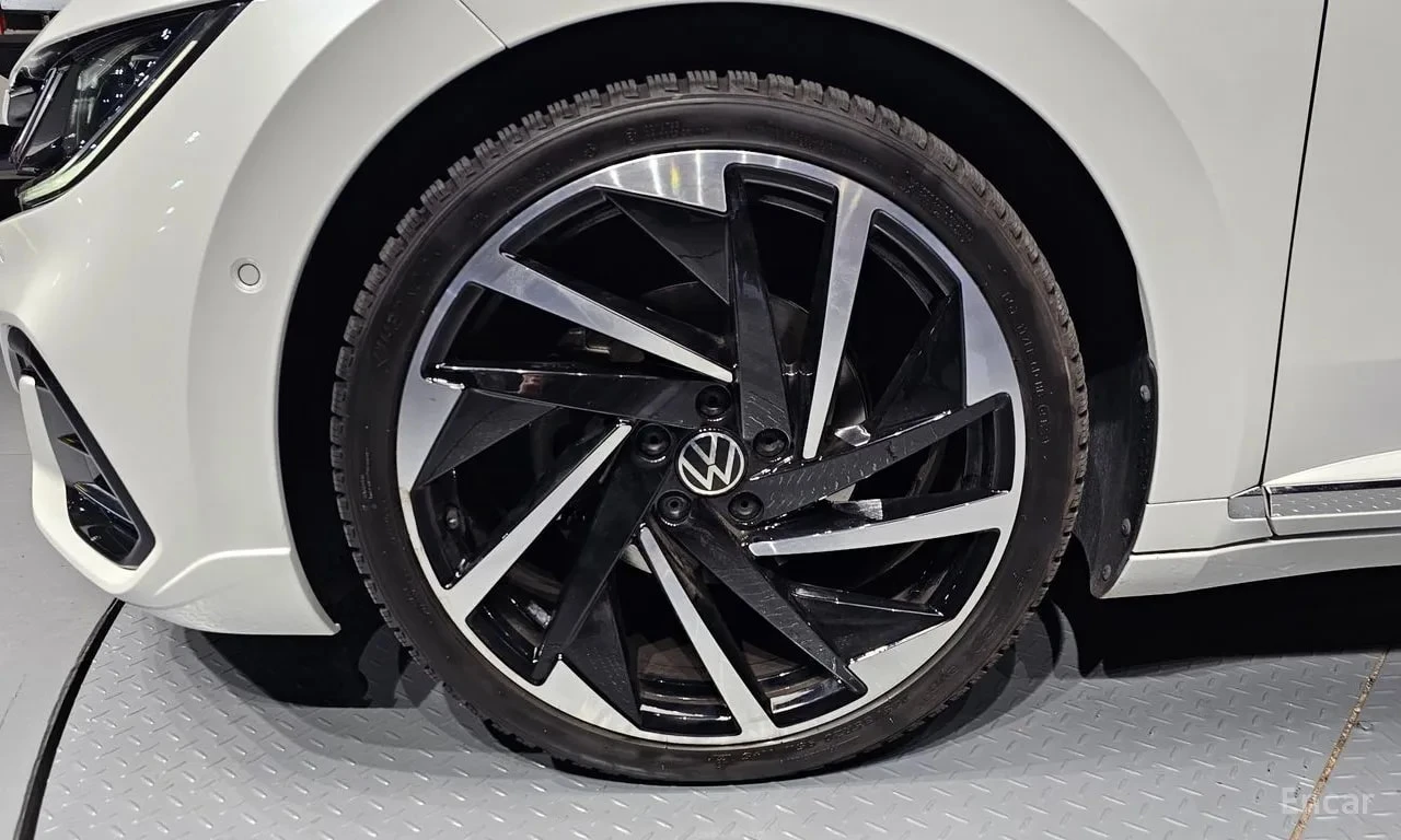 VW Arteon  R LIINE 4Motion / СЕРТИФИКАТ ЗА ОТЛИЧНО КАЧЕСТВО , снимка 5 - Автомобили и джипове - 55923210