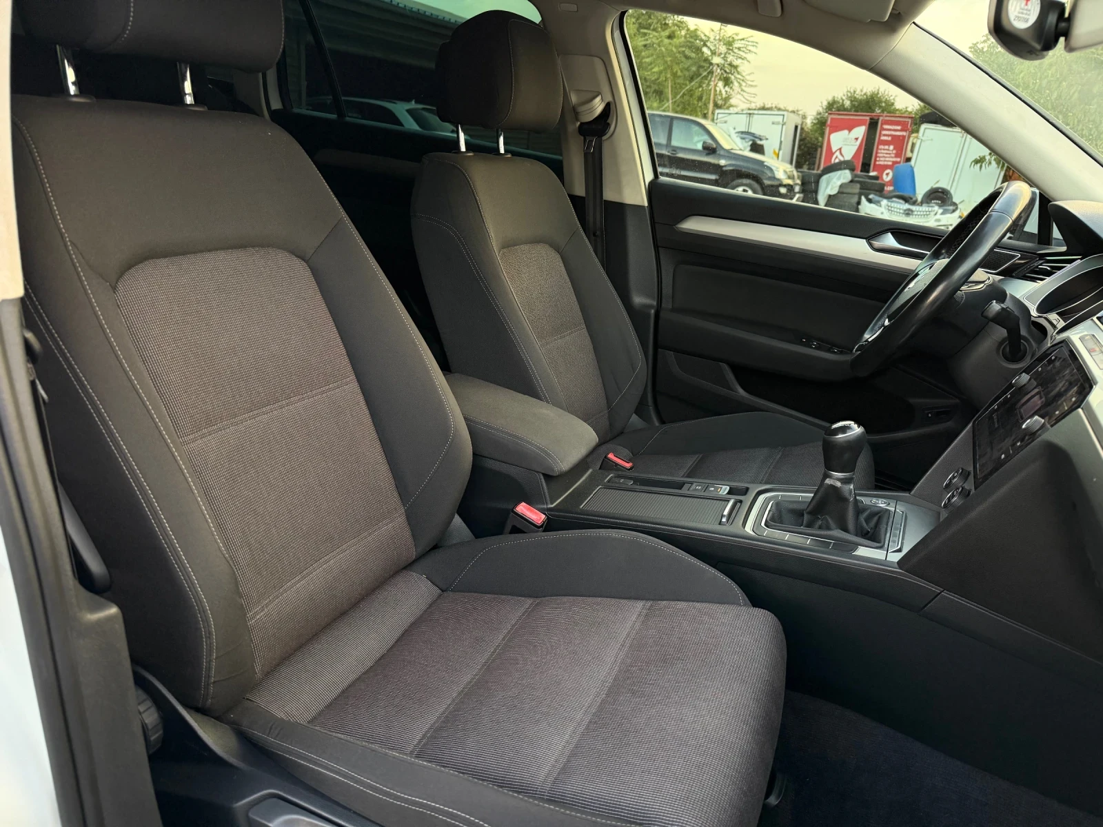 VW Passat 2.0TDi HIGHLINE КАСКО+ ОБСЛУЖВАНЕ , снимка 8 - Автомобили и джипове - 55957573
