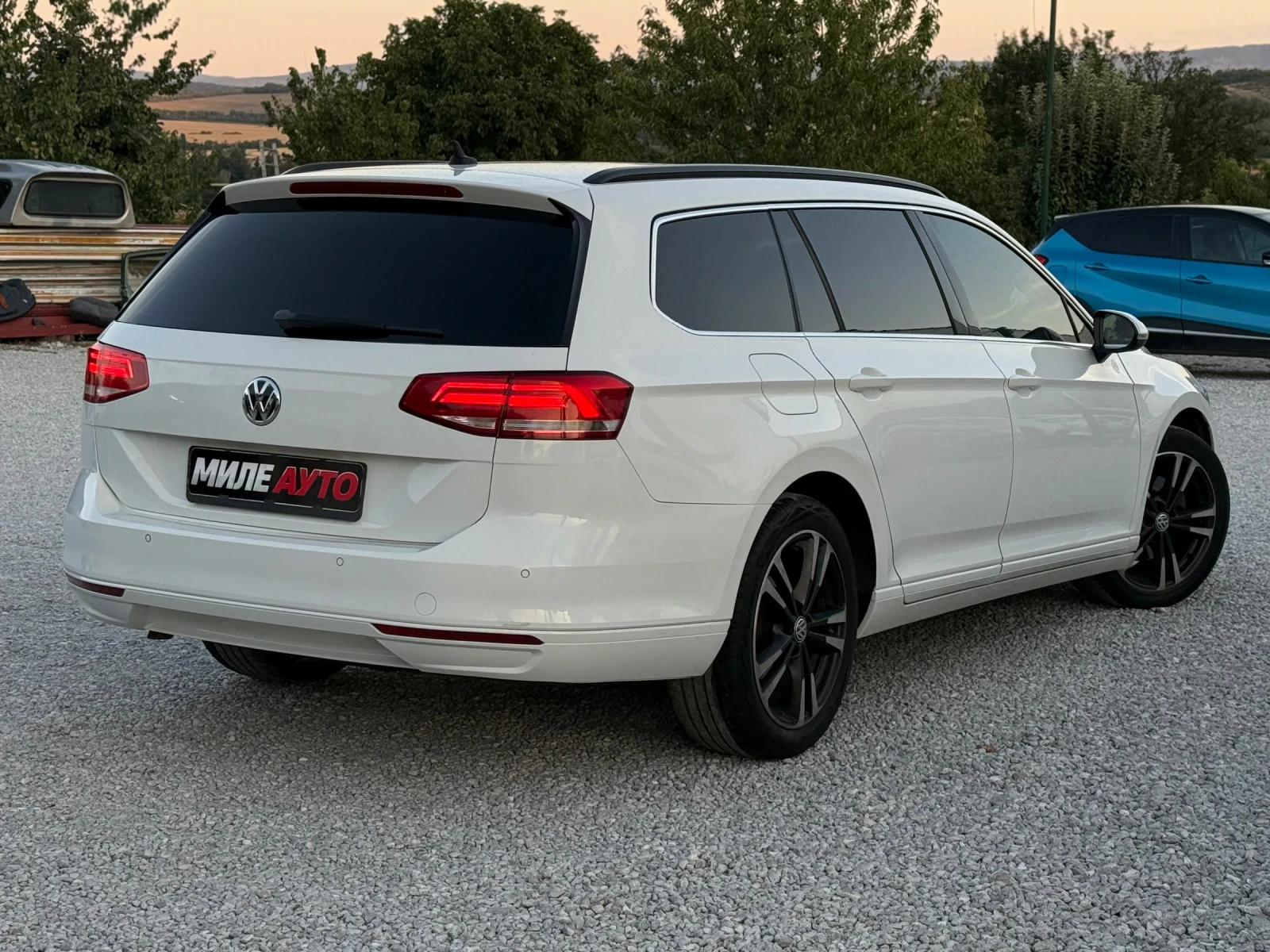 VW Passat 2.0TDi HIGHLINE КАСКО+ ОБСЛУЖВАНЕ , снимка 5 - Автомобили и джипове - 55957573