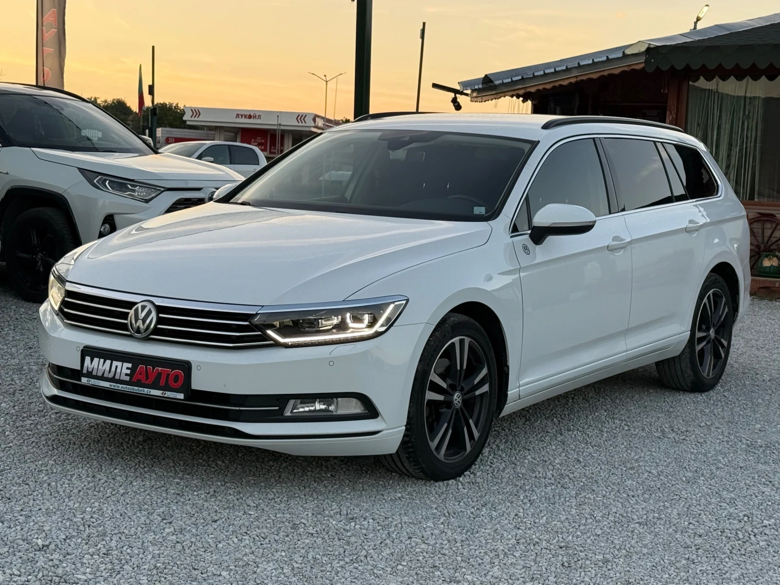 VW Passat 2.0TDi HIGHLINE КАСКО+ ОБСЛУЖВАНЕ 