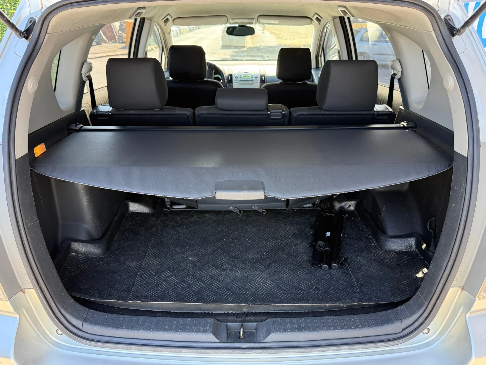 Toyota Corolla verso 1.8i-129к.с Регистрирана Автопилот Парктроник, снимка 12 - Автомобили и джипове - 56007915