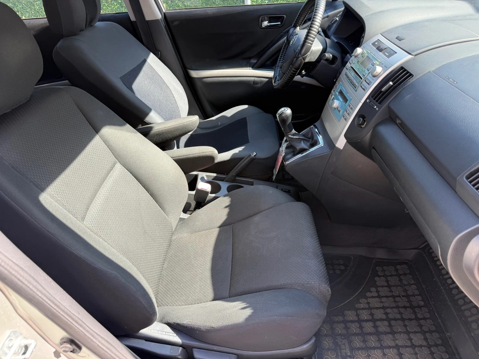 Toyota Corolla verso 1.8i-129к.с Регистрирана Автопилот Парктроник, снимка 10 - Автомобили и джипове - 56007915