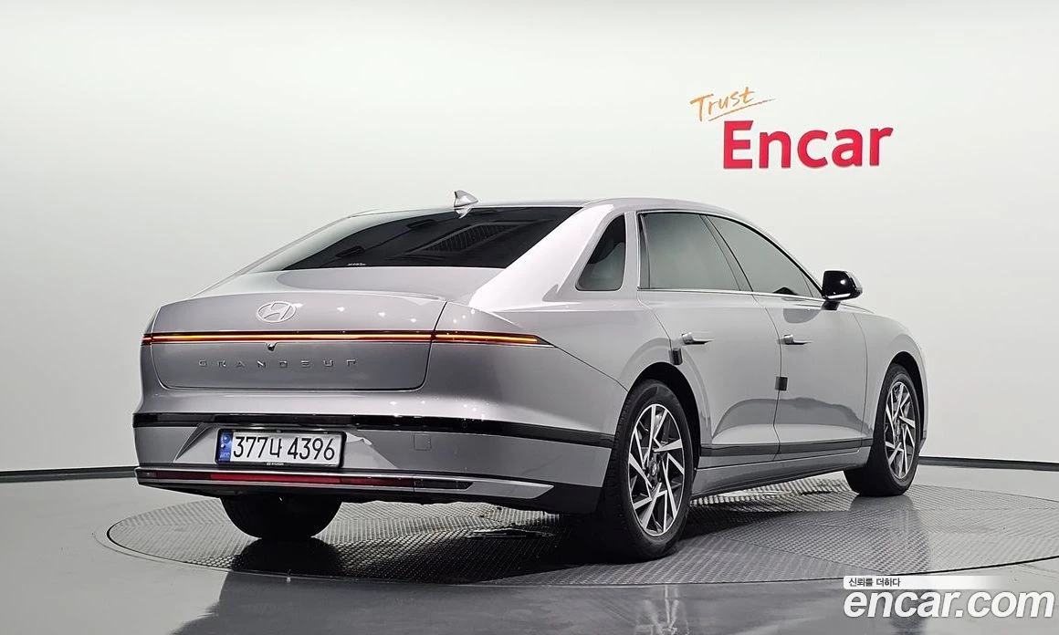 Hyundai Grandeur 3.5 LPG 2WD Deluxe, снимка 2 - Автомобили и джипове - 56156144