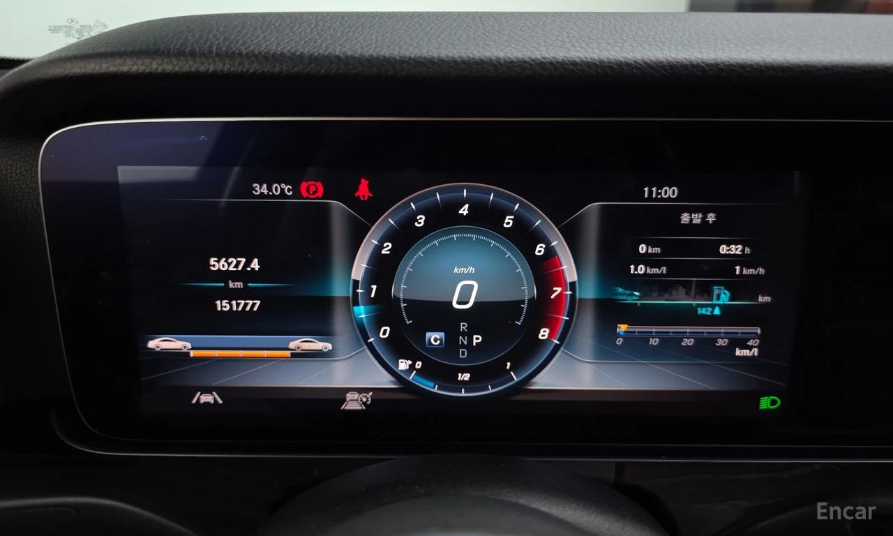 Mercedes-Benz E 300 BURMESTER* ДИГИТАЛНО* ТАБЛО* ОБДУХВАНЕ* ДИСТРОНИК*, снимка 11 - Автомобили и джипове - 56193296