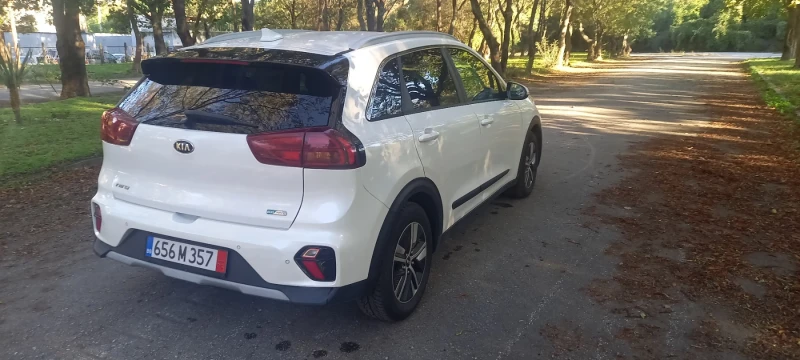 Kia Niro 1.6 hibrid, снимка 3 - Автомобили и джипове - 47439224