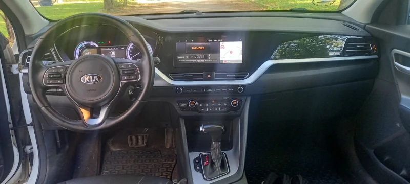 Kia Niro 1.6 hibrid, снимка 10 - Автомобили и джипове - 47439224