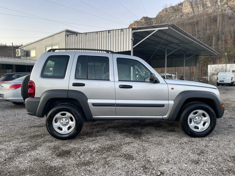 Jeep Cherokee 2.5CRD-143к.с-4X4-БЪРЗИ/БАВНИ:ИТАЛИЯ, снимка 6 - Автомобили и джипове - 48625171