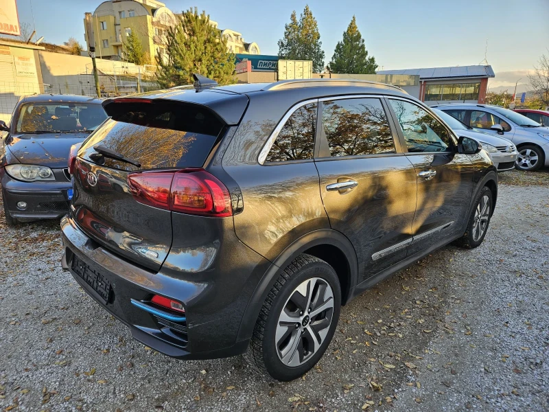 Kia Niro Executive Line Facelift, снимка 4 - Автомобили и джипове - 52391663