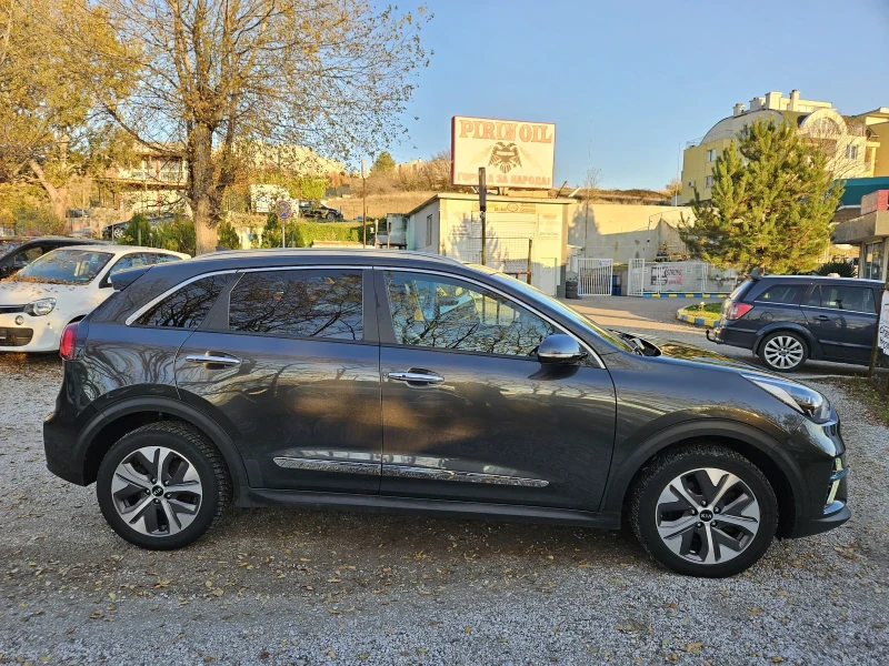 Kia Niro Executive Line Facelift, снимка 3 - Автомобили и джипове - 52391663