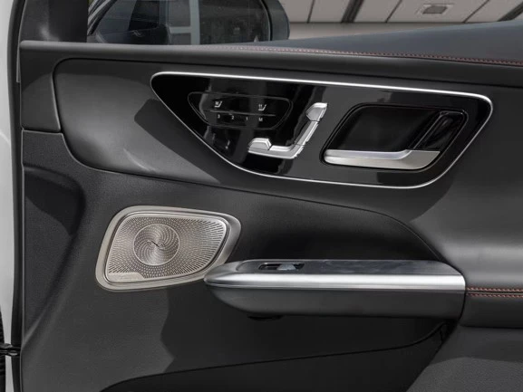 Mercedes-Benz GLC 43 AMG 4Matic = Night Package II = Гаранция - изображение 3