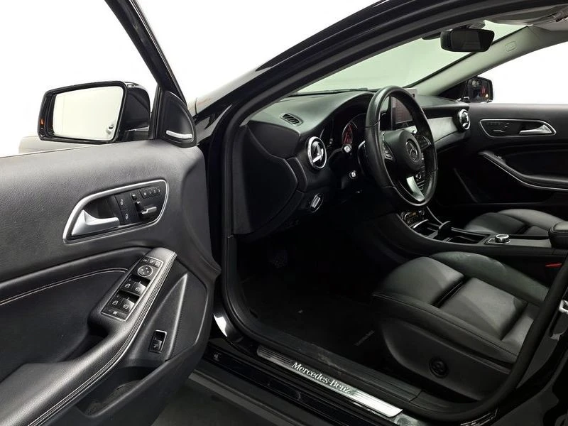 Mercedes-Benz GLA GLA200 d| 136к.с.| ВКЛ.ТЕХНОТЕСТ, снимка 10 - Автомобили и джипове - 55222032