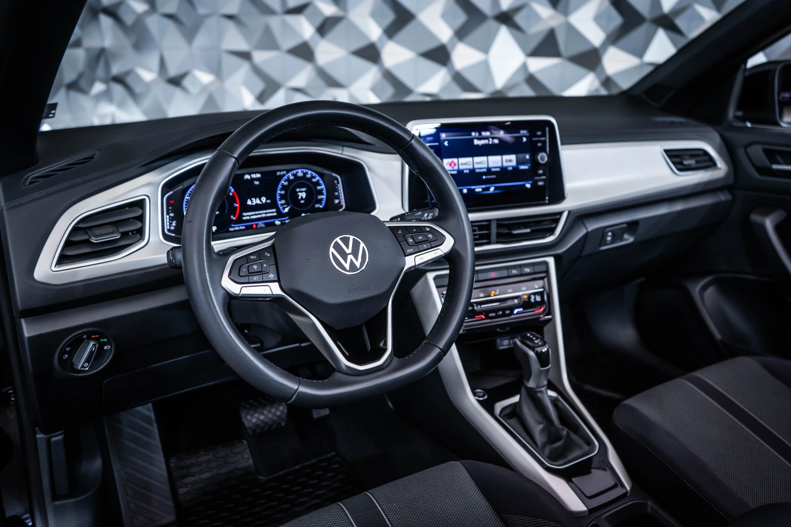 VW T-Roc Cabrio Style 1.5 TSI ACT OPF - изображение 8