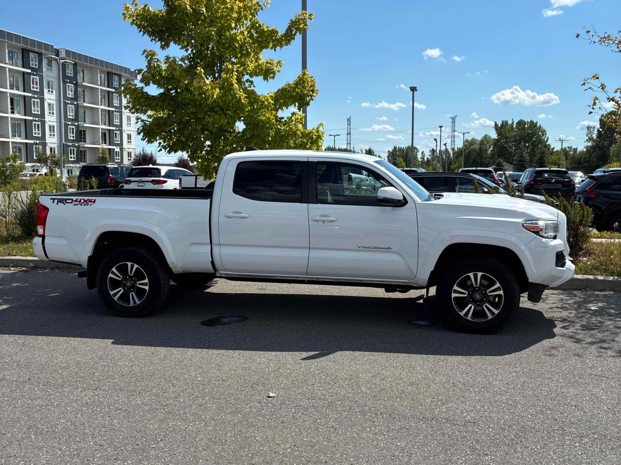Toyota Tacoma 2017 4WD Double Cab* БЕЗ ПЪРВОНАЧАЛНА ВНОСКА*      - изображение 4