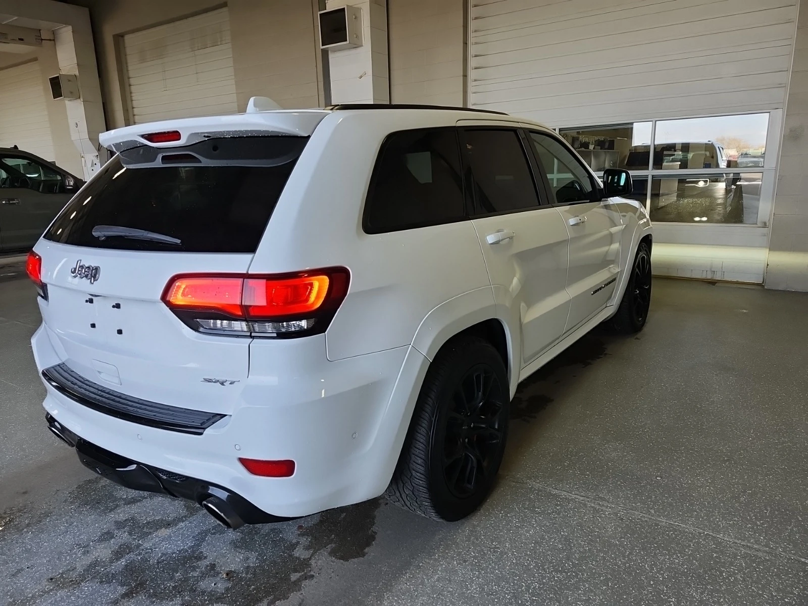 Jeep Grand cherokee SRT * * CARFAX * * АВТО КРЕДИТ * *  - изображение 3