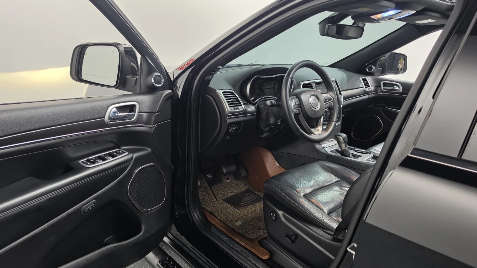 Jeep Cherokee 3.6* ЕЛ. БАГАЖНИК* BLIND SPOT* ЛЮК* КРАЙНА ЦЕНА, снимка 10 - Автомобили и джипове - 55594817