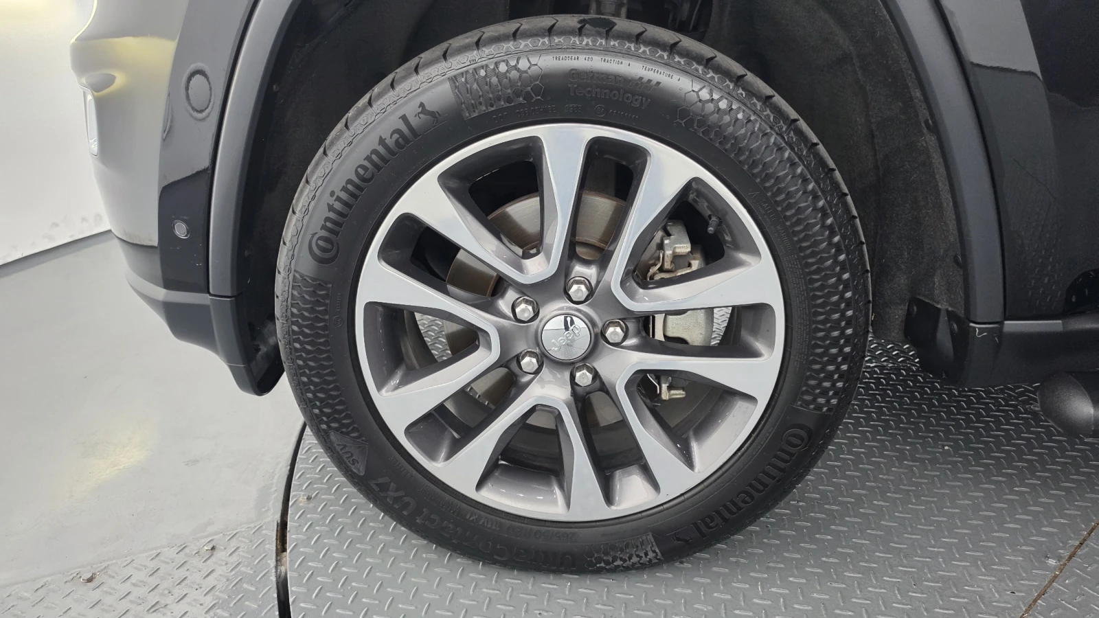 Jeep Cherokee 3.6* ЕЛ. БАГАЖНИК* BLIND SPOT* ЛЮК* КРАЙНА ЦЕНА, снимка 5 - Автомобили и джипове - 55594817