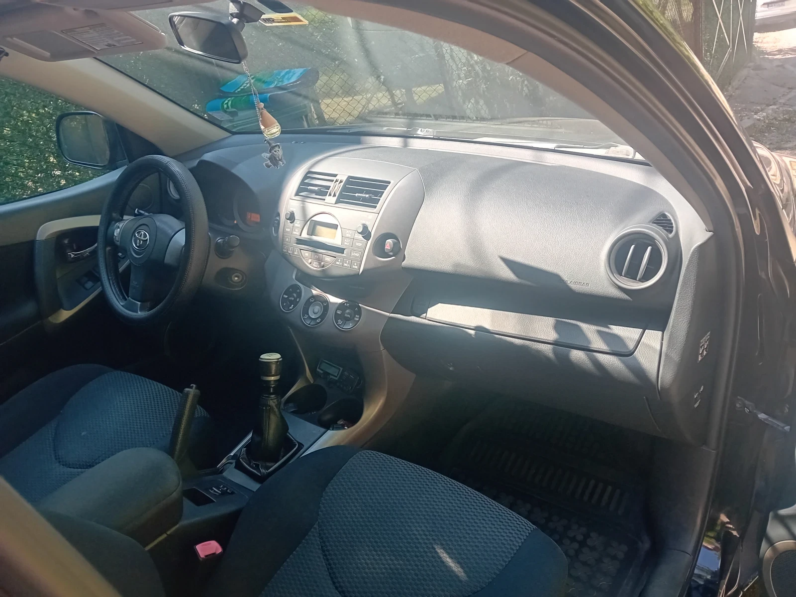 Toyota Rav4 2.2 D-4D, снимка 12 - Автомобили и джипове - 55680244