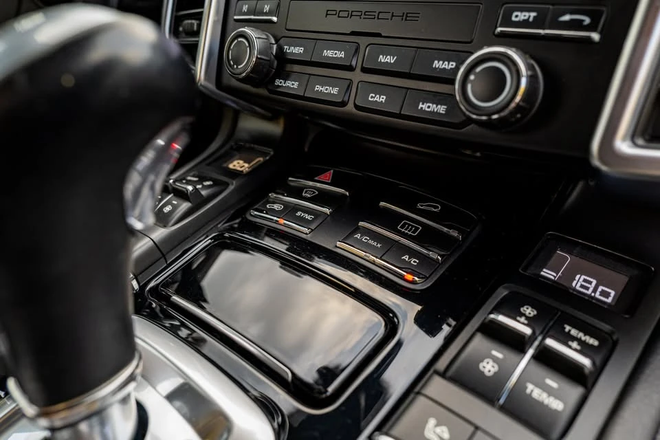 Porsche Cayenne 3.6 V6 300 к.с./Ревизиран двигател/Сменени вериги, снимка 11 - Автомобили и джипове - 55858003