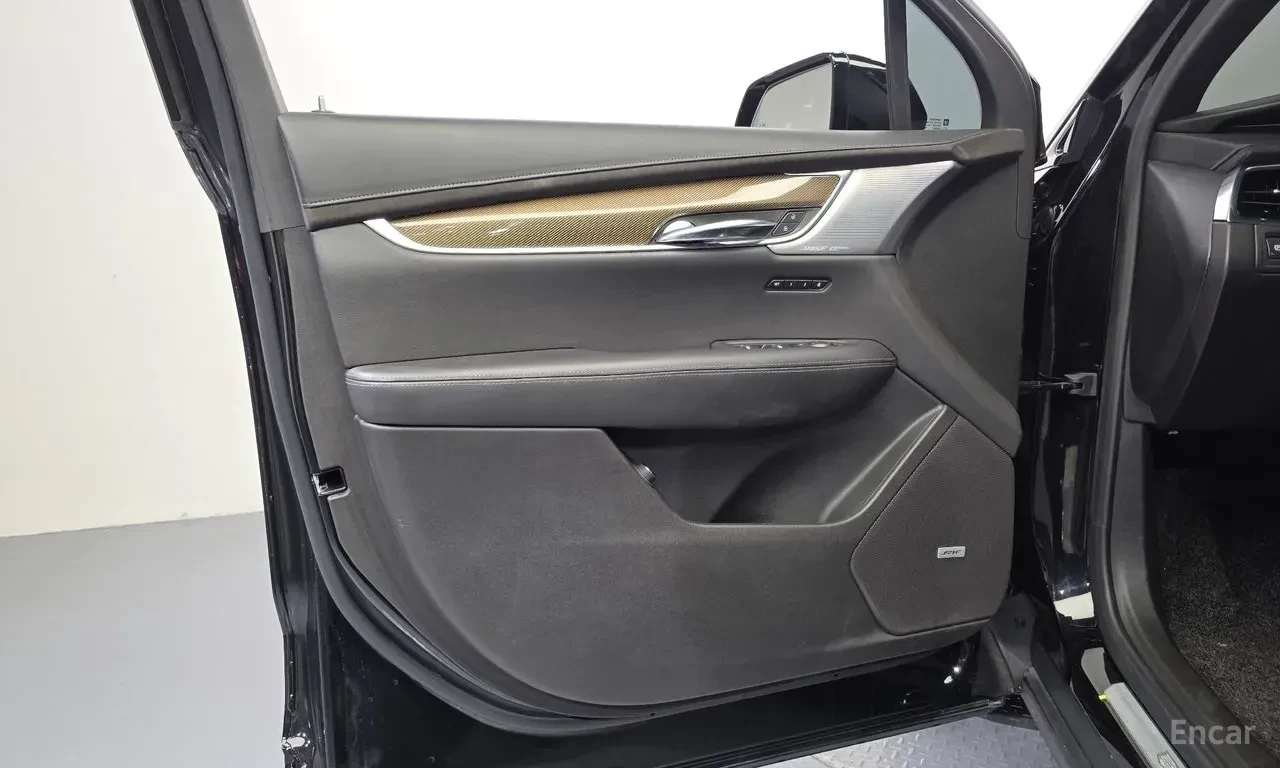 Cadillac XT6 3.6 AWD* 360 КАМЕРИ* ДИСТРОНИК* КРАЙНА ЦЕНА* , снимка 7 - Автомобили и джипове - 56655236