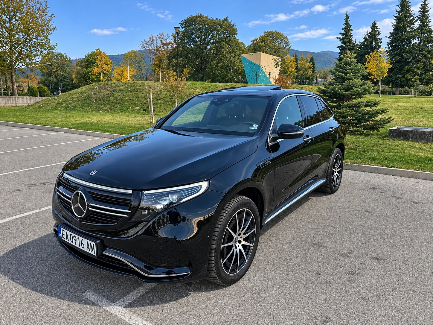 Mercedes-Benz EQC 400 AMG* FULL* BURMESTER* PANORAMA* HEADUP* 360* 