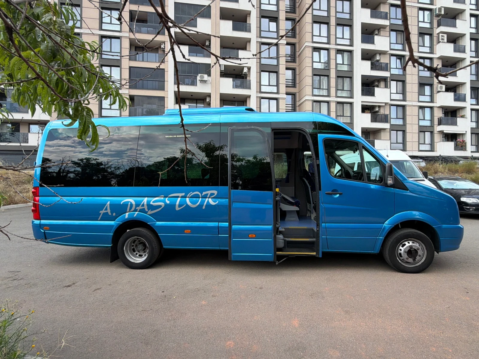 VW Crafter 22 mesta 266 hil klm top , снимка 2 - Бусове и автобуси - 55326458