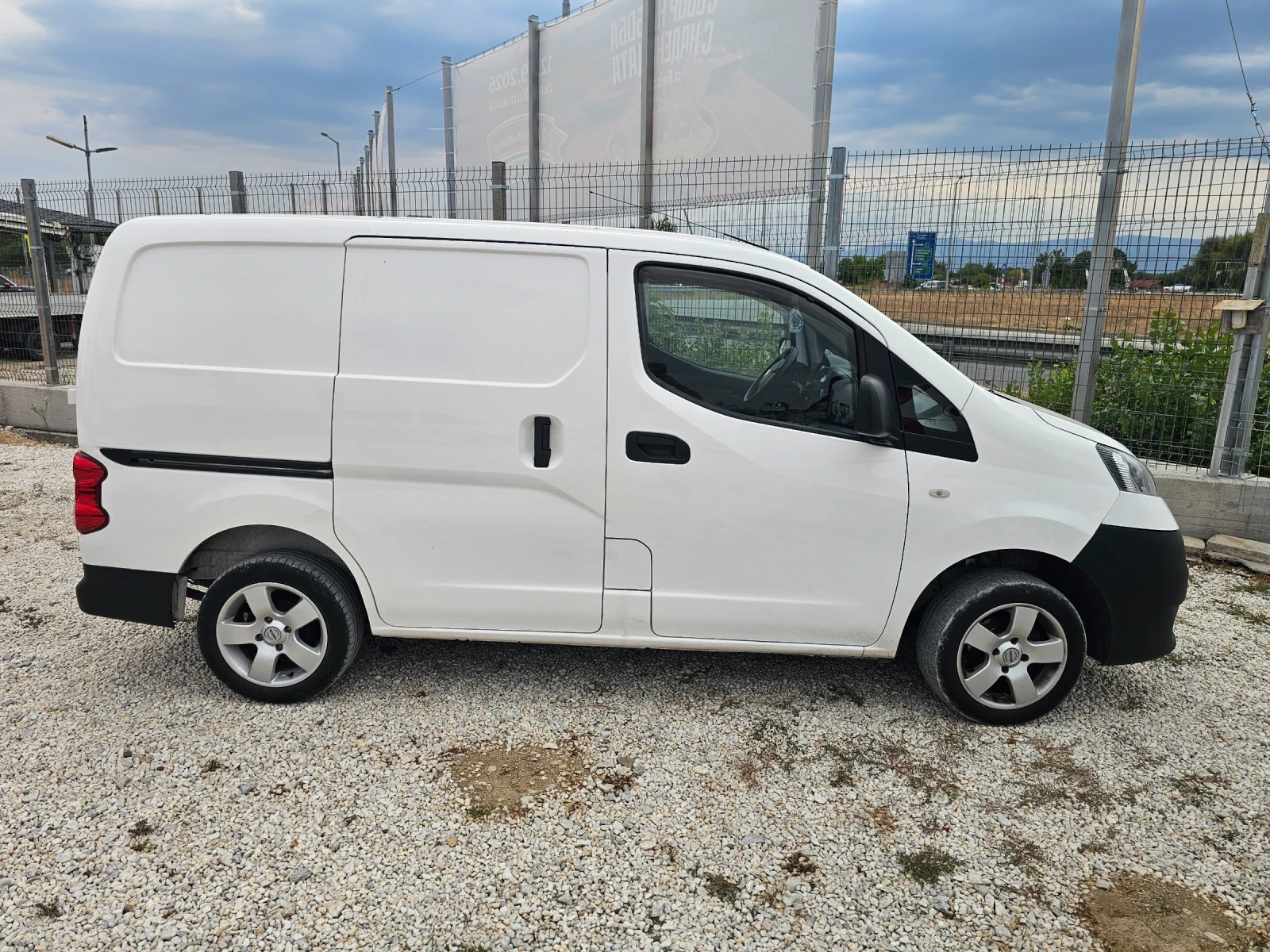 Nissan NV200 1.5DCI/КАМЕРА/АНДРОИД/ПЕРФЕКТЕН, снимка 6 - Бусове и автобуси - 56163239