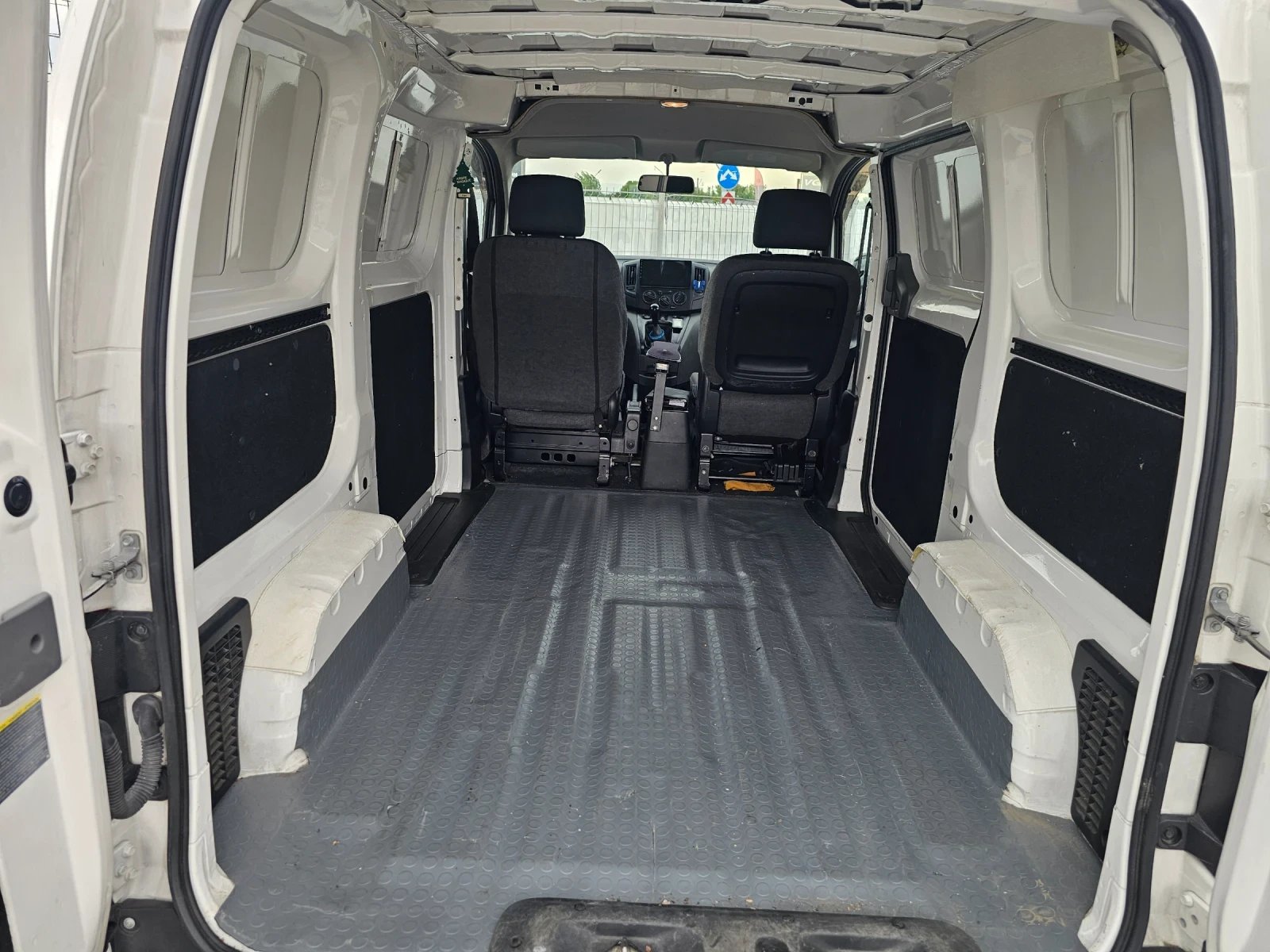 Nissan NV200 1.5DCI/КАМЕРА/АНДРОИД/ПЕРФЕКТЕН, снимка 7 - Бусове и автобуси - 56163239