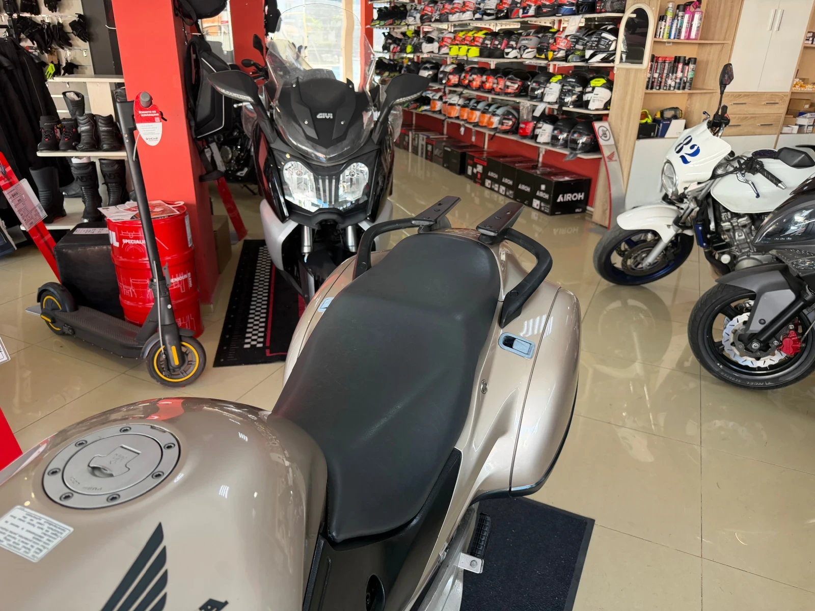Honda Deauville 650 20000km., снимка 12 - Мотоциклети и мототехника - 55352142