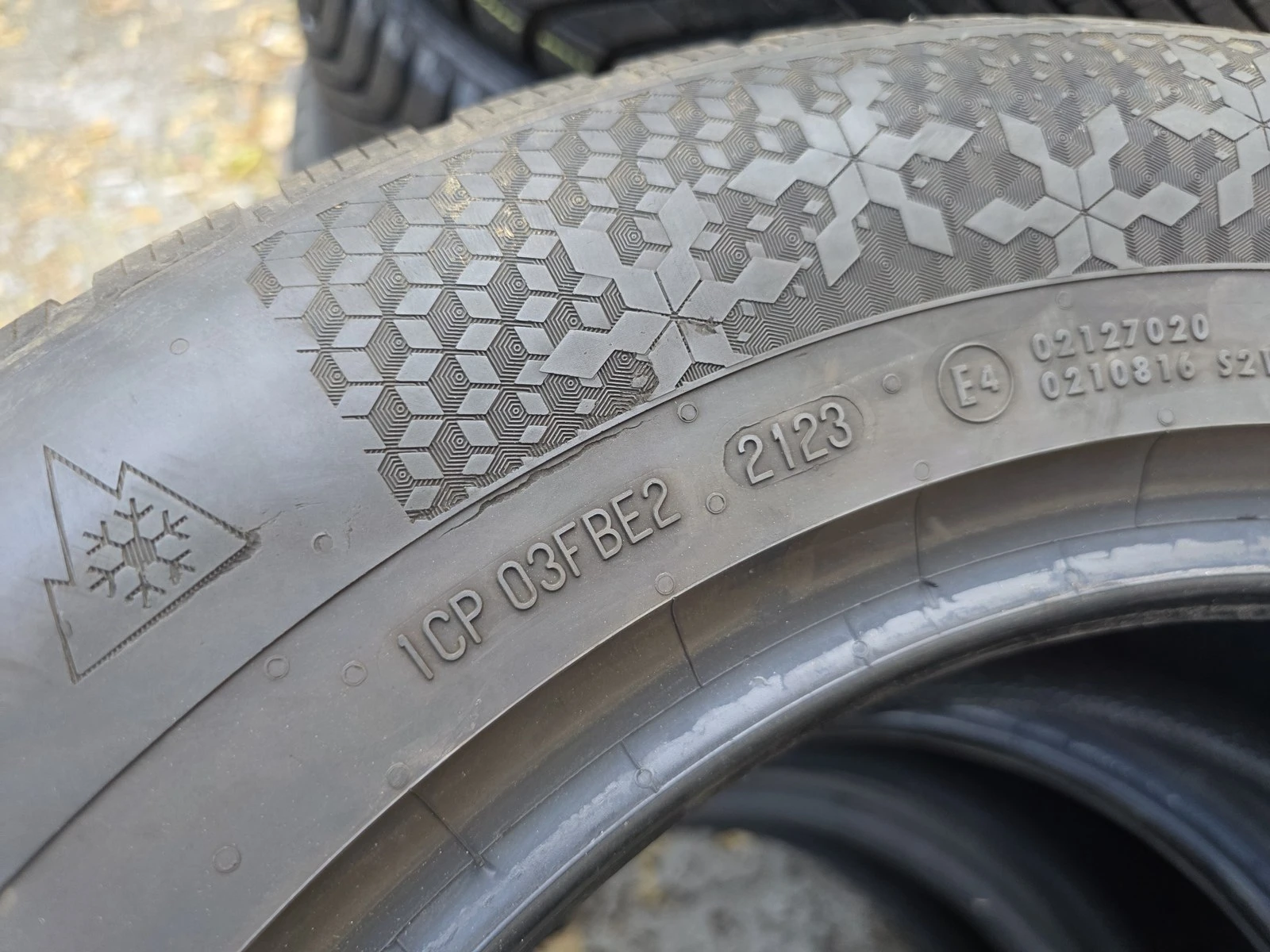 Гуми Зимни 215/65R16, снимка 8 - Гуми и джанти - 56725828