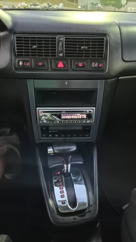 VW Golf 1.6i 101k. Автоматик, снимка 17