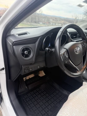 Toyota Auris, снимка 17
