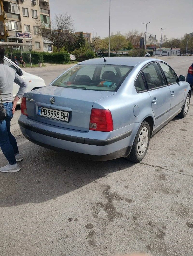 VW Passat, снимка 8 - Автомобили и джипове - 47282791