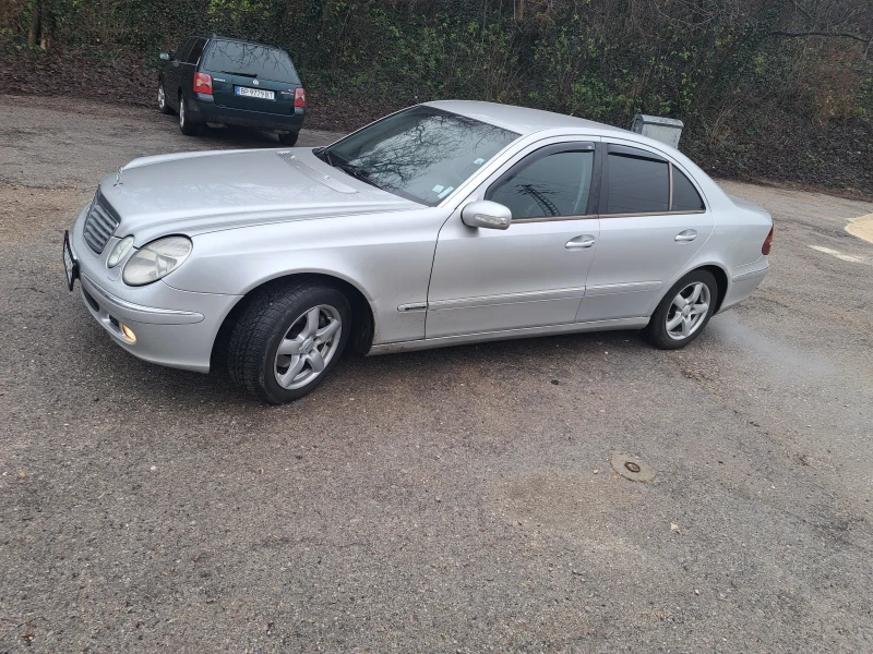 Mercedes-Benz E 270, снимка 2 - Автомобили и джипове - 48451402