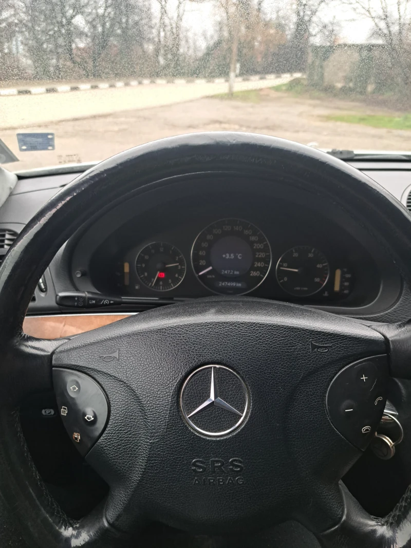 Mercedes-Benz E 270, снимка 9 - Автомобили и джипове - 48451402