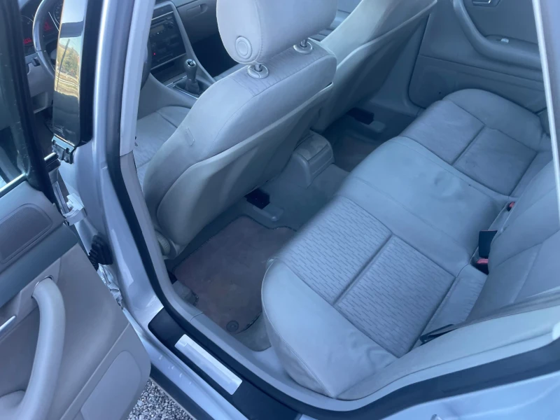 Audi A4 2.0i GAZ, снимка 10 - Автомобили и джипове - 52421939