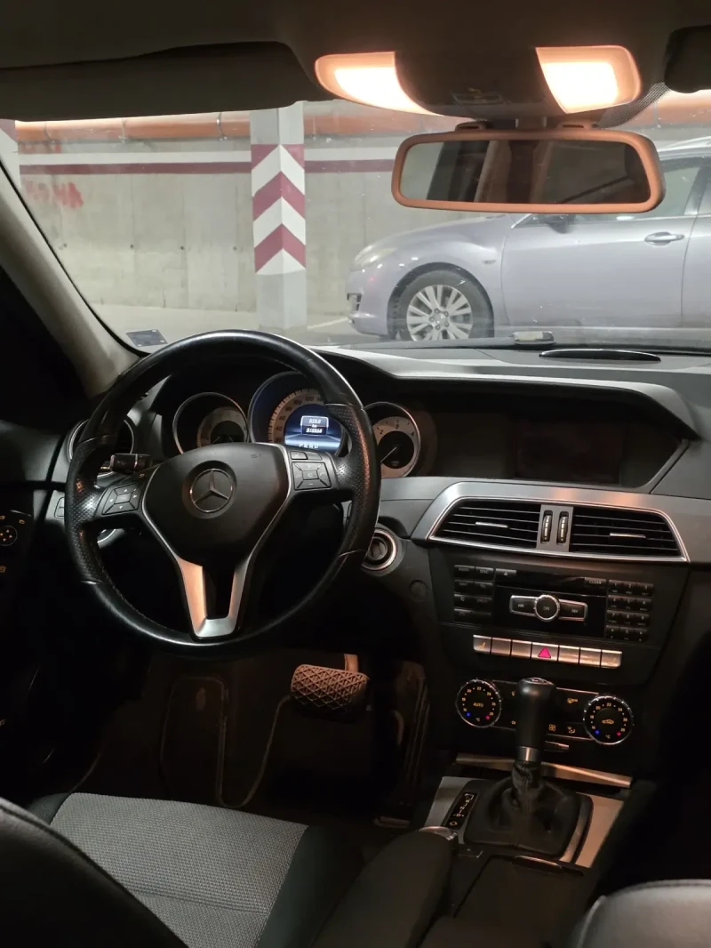 Mercedes-Benz C 200 Avangarde, снимка 10 - Автомобили и джипове - 52879585