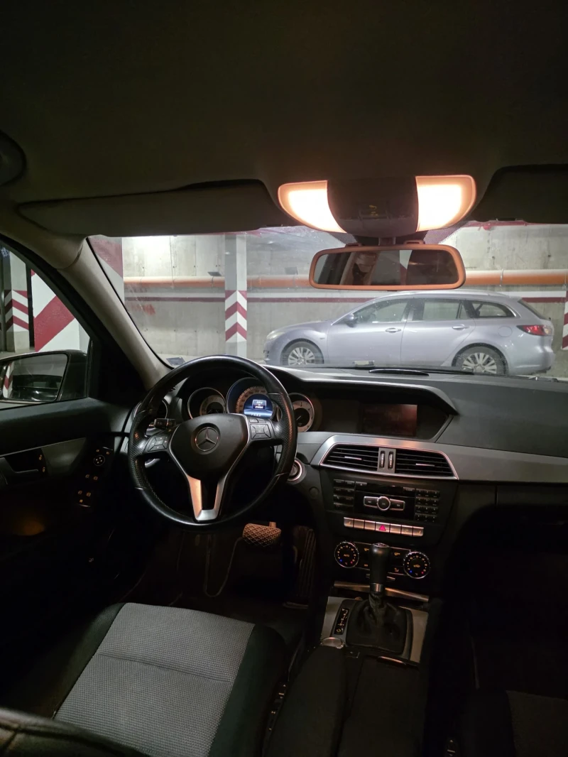 Mercedes-Benz C 200 Avangarde, снимка 9 - Автомобили и джипове - 52879585