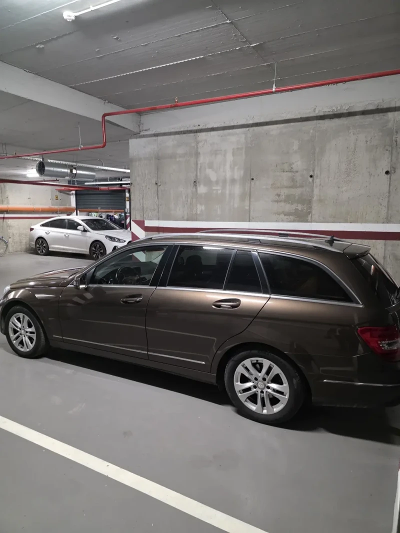 Mercedes-Benz C 200 Avangarde, снимка 4 - Автомобили и джипове - 52879585