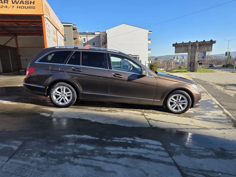 Mercedes-Benz C 200 Avangarde, снимка 3 - Автомобили и джипове - 52879585