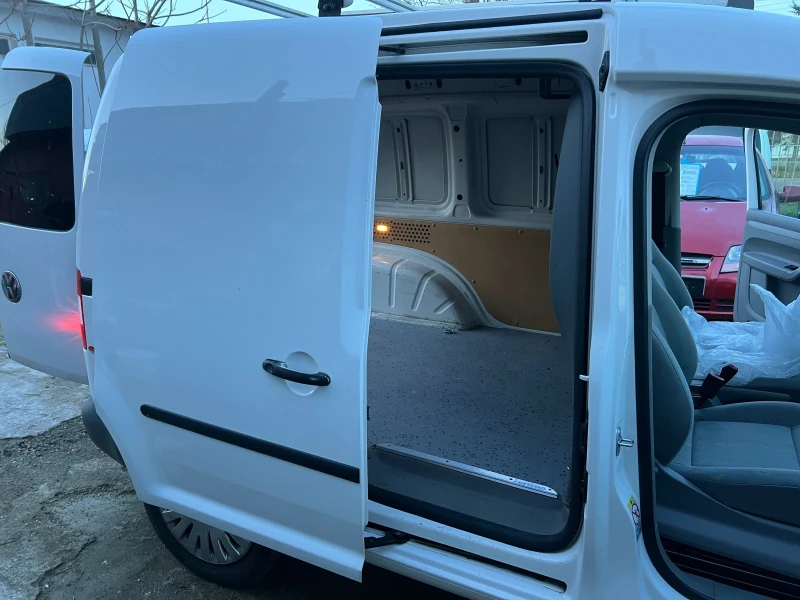 VW Caddy 1.9TDI 105 КЛИМА, снимка 10 - Автомобили и джипове - 52816661