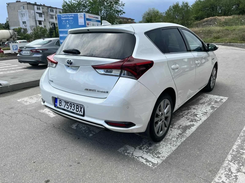 Toyota Auris, снимка 2 - Автомобили и джипове - 53260778