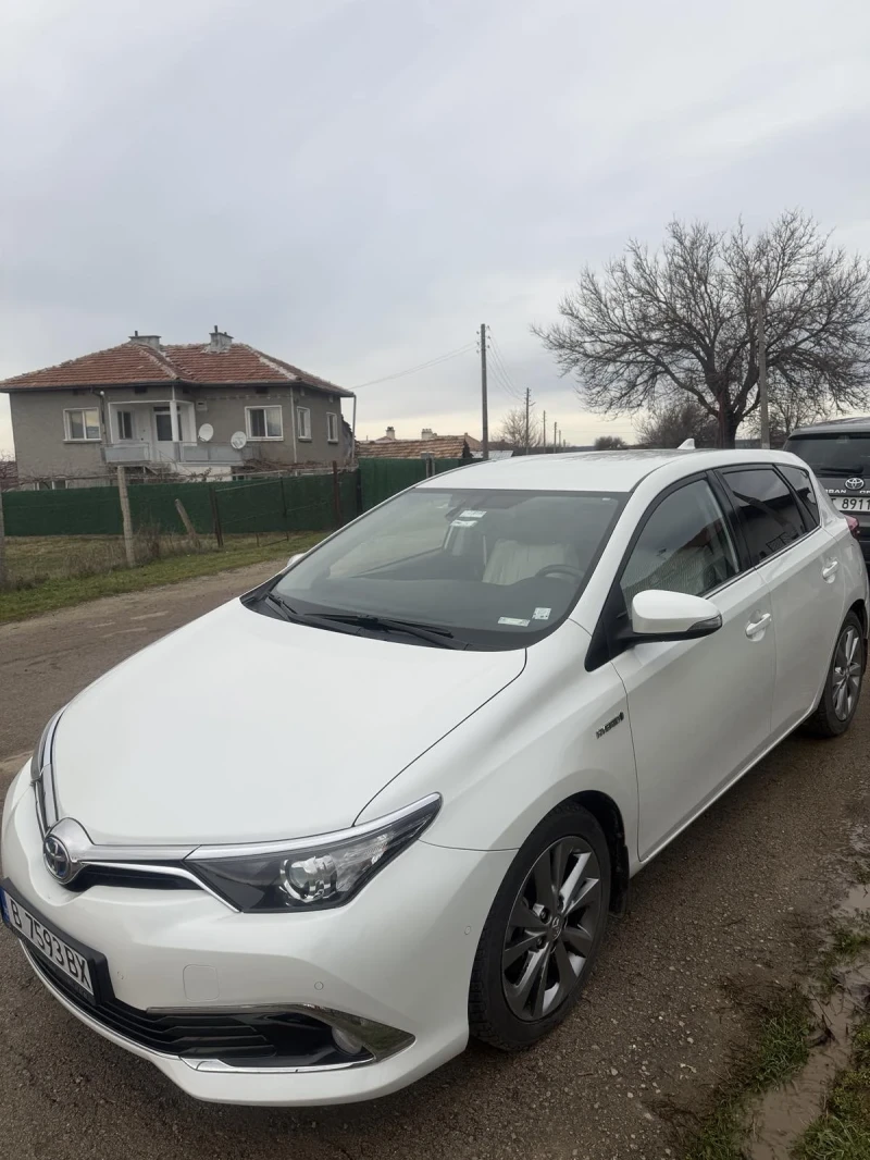 Toyota Auris, снимка 5 - Автомобили и джипове - 53260778