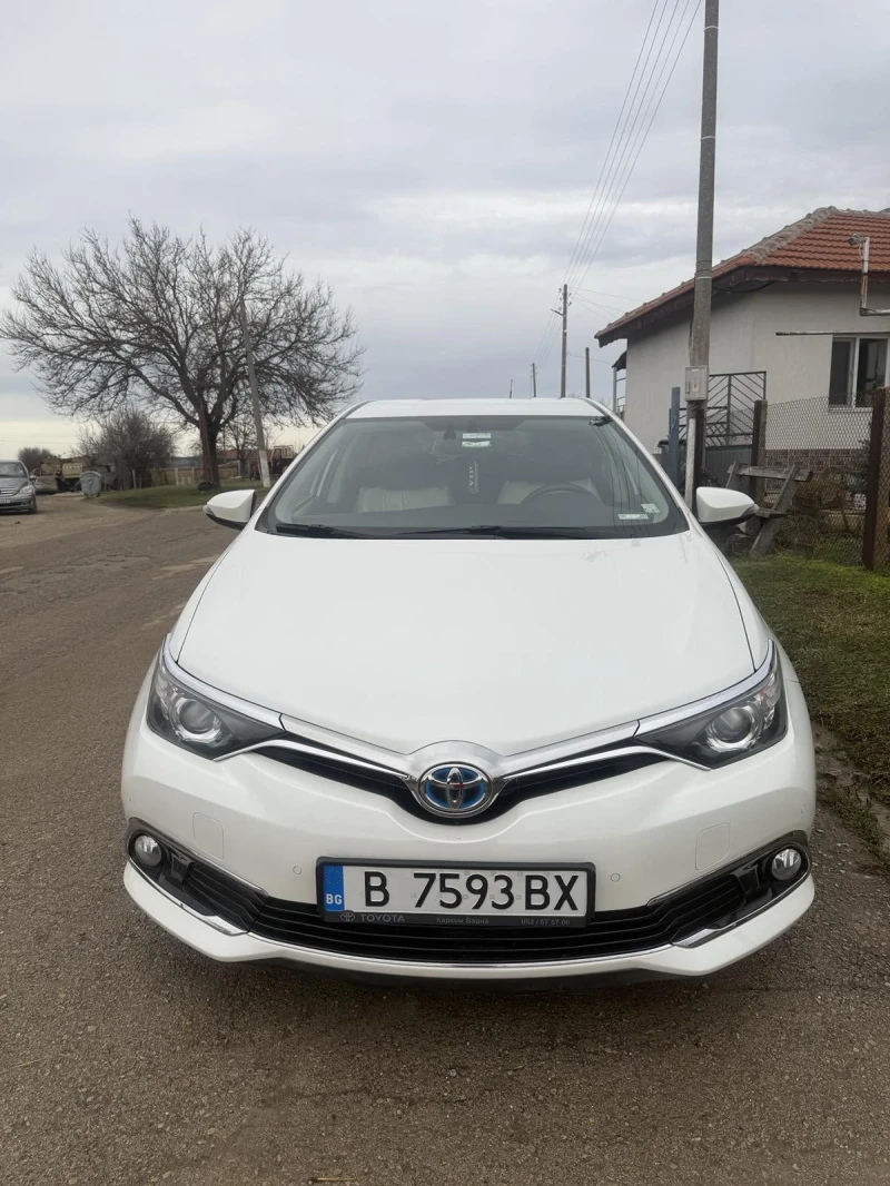 Toyota Auris, снимка 4 - Автомобили и джипове - 53260778