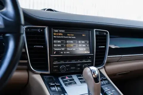 Porsche Panamera CARFAX, снимка 10 - Автомобили и джипове - 55179548