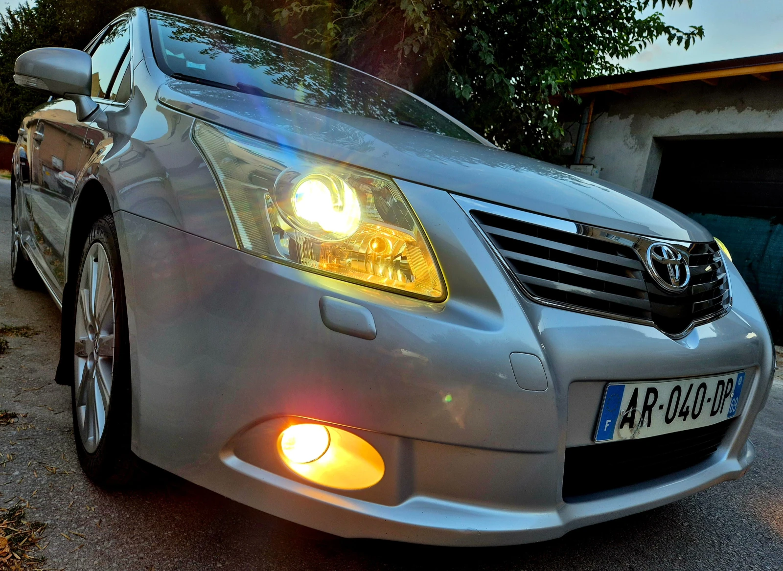 Toyota Avensis 2.2d4d-EXECUTIVE-LUX-AVTOMAT-DISTRONIC-NAVI-KOJA-J - изображение 5