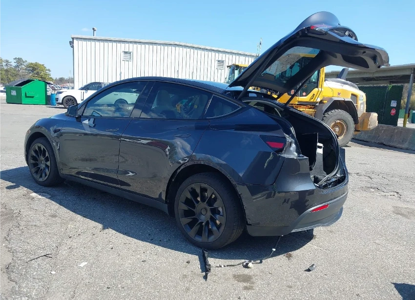 Tesla Model Y Long Range* Автопилот* Пано* LED* Дистроник*  - изображение 4